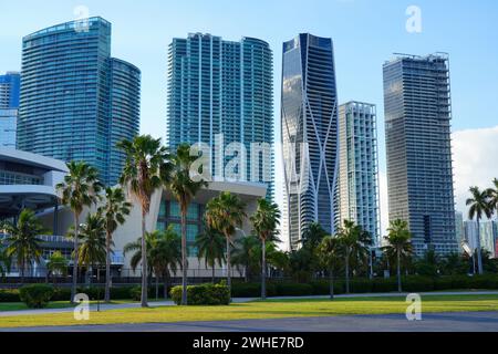 MIAMI, FL -2 fév 2024- vue du Kaseya Center, anciennement FTX Arena et American Airlines Arena, une arène sportive polyvalente située à Miami, en Floride Banque D'Images