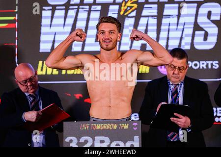 LONDRES, ROYAUME-UNI. 09 févr. 24. Charlie Hickford lors de la Queensberry Fight week Sheeraz vs Williams Official Weigh-In à Echo Building le vendredi 09 février 2024 à LONDRES, ANGLETERRE. Crédit : Taka G Wu/Alamy Live News Banque D'Images