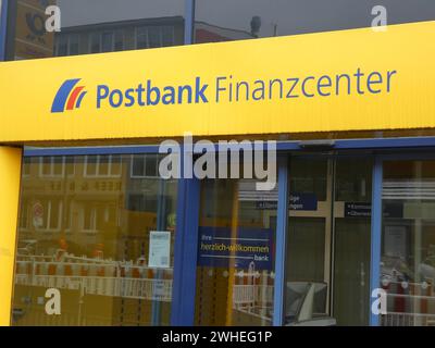 Logo, Schriftzug der Postbank Finanzcenter an einer filiale *** logo, Postbank Finance Center lettrage sur une succursale Banque D'Images