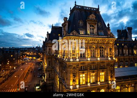 Paris, France, l'architecture classique de Illuminate Hôtel de ville, éditorial seulement. Banque D'Images