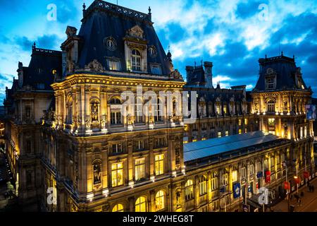 Paris, France, l'architecture classique de Illuminate Hôtel de ville, éditorial seulement. Banque D'Images