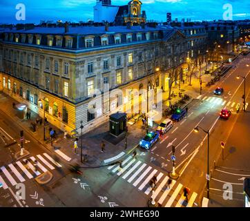 Paris, France, vue aérienne sur la caserne Napoléon illuminée, éditorial seulement. Banque D'Images