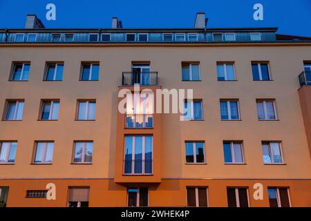 '08.06.2019, Pologne, Wielkopolska, Poznan - ancien bâtiment fraîchement rénové. 00A190608D147CAROEX.JPG [AUTORISATION DU MODÈLE : NON APPLICABLE, AUTORISATION DU PROPRIÉTAIRE : Banque D'Images