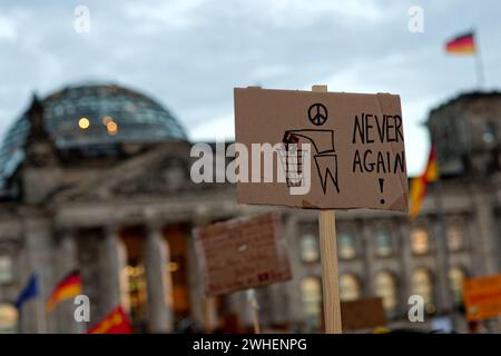 '21.01.2024, Allemagne, Berlin, Berlin - manifestation contre la droite dans le district gouvernemental de l'Alliance ensemble contre la droite sous le Banque D'Images