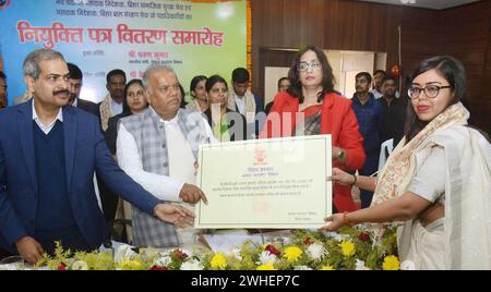 Patna, Inde. 09th Feb, 2024. PATNA, INDE - 9 FÉVRIER : le ministre du Bihar Shravan Kumar distribue des lettres de nomination à Old Secretariat le 9 février 2024 à Patna, en Inde. (Photo de Santosh Kumar/Hindustan Times/Sipa USA) crédit : Sipa USA/Alamy Live News Banque D'Images