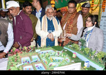 Patna, Inde. 09th Feb, 2024. PATNA, INDE - 9 FÉVRIER : le ministre du Bihar Prem Kumar visite des stands pendant l'Agro Bihar 2024 à Gandhi Maidan le 9 février 2024 à Patna, en Inde. (Photo de Santosh Kumar/Hindustan Times/Sipa USA) crédit : Sipa USA/Alamy Live News Banque D'Images