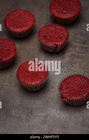 Muffins à la betterave rouge faits maison Banque D'Images