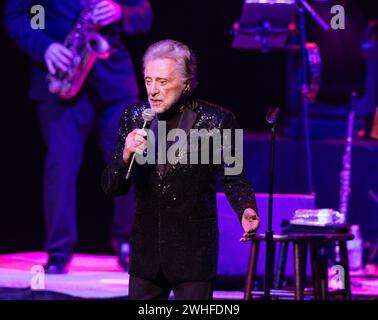 Miami, États-Unis d'Amérique. 09th Feb, 2024. HOLLYWOOD, FL-FEB 9 : Frankie Valli se produit au “Hard Rock Live au Seminole Hard Rock Hotel & Casino Hollywood le 9 février 2024 à Hollywood, en Floride. (Photo de Alberto E. Tamargo/Sipa USA) crédit : Sipa USA/Alamy Live News Banque D'Images