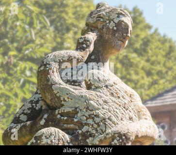 Gros plan, sculpture de la déesse Junon avec paon, château de Ludwigsburg Banque D'Images