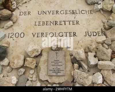 Tombe d'Oskar Schindler au cimetière catholique sur le Mont des oliviers à Jérusalem Banque D'Images