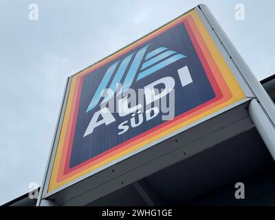 Eine filiale von Aldi a poursuivi Süd à Siegen, logo Aldi filiale AM 09.02.2024 à Siegen/Deutschland. *** Une succursale d'Aldi a poursuivi Süd à Siegen, logo Aldi magasin le 09 02 2024 à Siegen Allemagne Banque D'Images