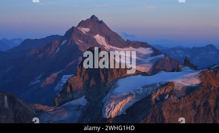 Lueur alpine vue du Mont Titlis, Suisse. Banque D'Images