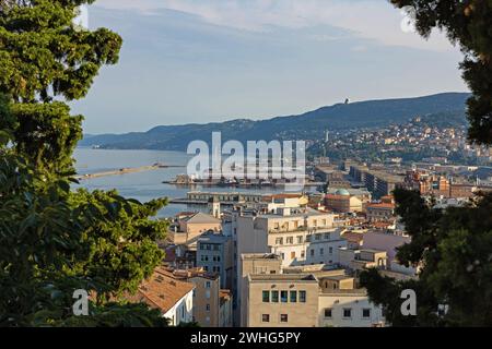 Vue sur Trieste Banque D'Images