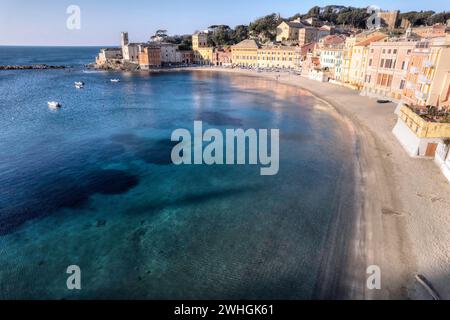 Vue au lever du soleil sur la baie du silence à Sestri Levante Italie Banque D'Images
