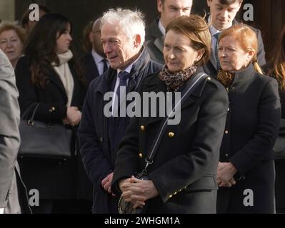 Fine Gael TD Richard Bruton, le frère de l'ancien taoiseach John Bruton, arrive pour ses funérailles d'État à l'église Saint-Pierre et Paul de Dunboyne, Co Meath. Date de la photo : samedi 10 février 2024. Banque D'Images