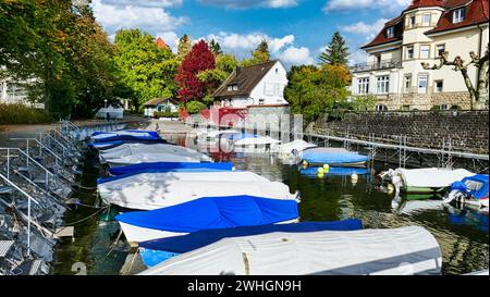 Amarrage de bateaux à Ãœberlingen sur le lac de Constance Banque D'Images