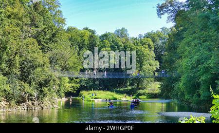 Dans la haute vallée du Danube pont suspendu en face de l'Amalienfelsen Banque D'Images