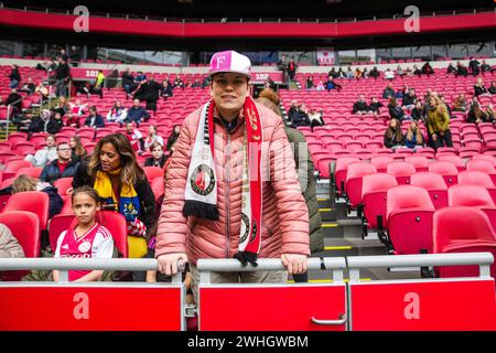 Amsterdam, pays-Bas. 10 février 2024. Amsterdam - Feyenoord supporter lors du match entre Ajax V1 et Feyenoord V1 au Johan Cruijff Arena le 10 février 2024 à Amsterdam, pays-Bas. Crédit : Box to Box Pictures/Alamy Live News Banque D'Images