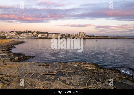 Salines à Marsaskala, Malte au lever du soleil Banque D'Images