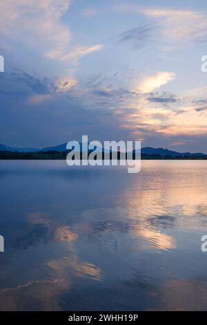 Lac Hopfensea à la lumière du soir Banque D'Images