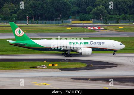 Changi, Singapour - 3 février 2023 : un Boeing 777-F de l'EVA Air Cargo portant le numéro B-16786 à l'aéroport de Changi (SIN) à Singapour. Banque D'Images