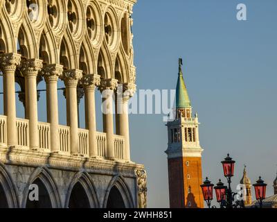 Palacio de los Dogos(s.XIV) y Canpanile de San Giorgio Maggiore. Plaza de San Marco. Venecia.VÃ©neto. Italia. Banque D'Images