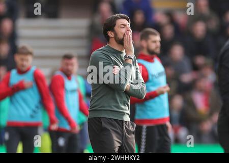 Southampton, Royaume-Uni. 10 février 2024. Russell Martin, manager de Southampton, gestes lors du Southampton FC contre Huddersfield Town AFC au St.Mary's Stadium, Southampton, Angleterre, Royaume-Uni le 10 février 2024 crédit : Every second Media/Alamy Live News Banque D'Images