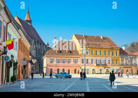 Place du Conseil Piata Sfatului et église noire dans le centre de Brasov, Roumanie Banque D'Images