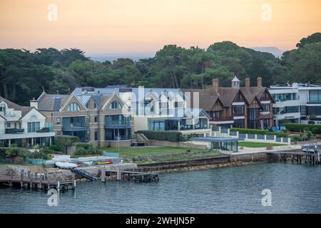 Maisons de luxe en bord de mer à Sandbanks, Poole, Dorset Banque D'Images