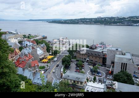 Vue aérienne de basse-ville (basse-ville) et équipée Fleuve Lawrence en été dans le Vieux-Québec, site du patrimoine mondial, Québec QC, Canada. Banque D'Images