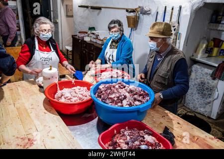 Abattage traditionnel du cochon noir majorquin Banque D'Images