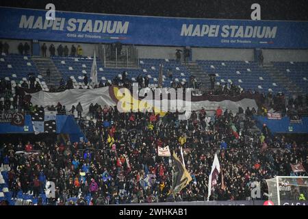 Reggio Emilia, Italie. 10 février 2024. Foto Massimo Paolone/LaPresse 10 Febbraio 2024 - Reggio Emilia, Italia - sport, calcio - Sassuolo vs Torino - Campionato Italiano di calcio Serie A TIM 2023/2024 - Stadio Mapei Cittˆ del Tricolore. Nella foto : Sassuolo tifosi février 10, 2024 Reggio Emilia, Italie - sport, calcio - Sassuolo vs Torino - Championnat italien de football Serie A 2023/2024 - stade Mapei. Sur la photo : Sassuolo supporters crédit : LaPresse/Alamy Live News Banque D'Images