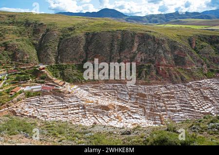 Salineras de Maras ou mines de sel de Maras, région de Cusco, Pérou Banque D'Images