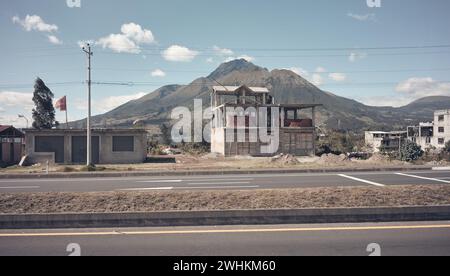 Paysage rural vu d'une route, photo colorée, Équateur. Banque D'Images