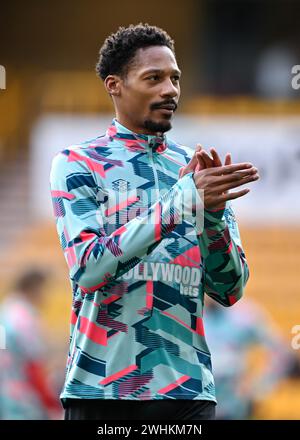 Ethan Pinnock de Brentford se réchauffe avant le match, lors du match de premier League Wolverhampton Wanderers vs Brentford à Molineux, Wolverhampton, Royaume-Uni, le 10 février 2024 (photo de Cody Froggatt/News images) Banque D'Images