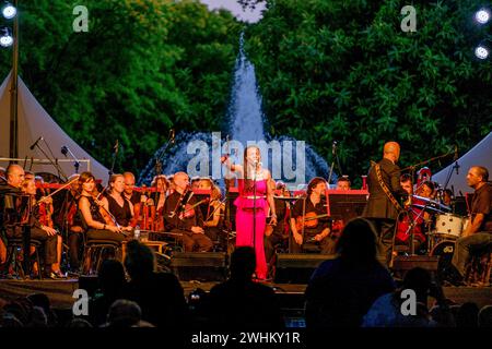 Concha Buika avec l'Orchestre symphonique des îles Baléares Banque D'Images