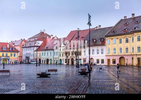 Place principale à Sibiu, Transylvanie, Roumanie Banque D'Images