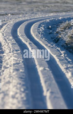 Pistes de ski de fond dans la neige Banque D'Images