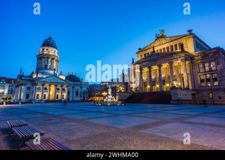 Konzerthaus y Deutscher Dom (Catedral Alemana). Gendarmenmarkt (Mercado de los gendarmes). Berlin Banque D'Images