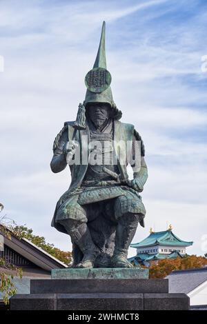 Une statue de Kato Kiyomasa, un constructeur expert du château de Nagoya. Nagoya. Japon Banque D'Images