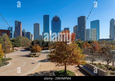 Centre-ville de Houston au jour ensoleillé d'automne à Houston, Texas, États-Unis Banque D'Images