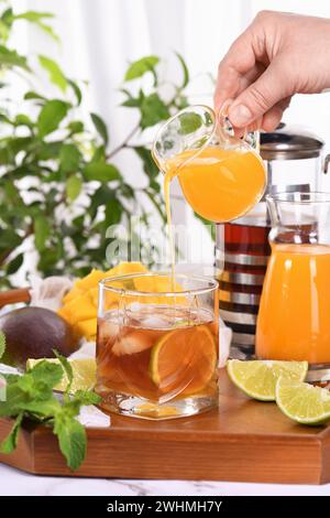 Thé glacé à la mangue Banque D'Images