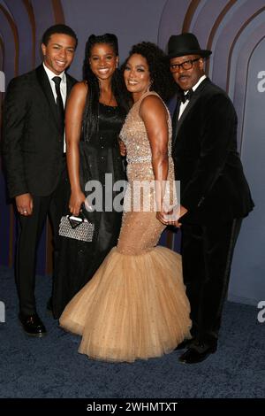 14th Governors Awards au Dolby Ballroom le 9 janvier 2024 à Los Angeles, CA avec : Slater Vance, Bronwyn Vance, Angela Bassett, Courtney B Vance où : Los Angeles, Californie, États-Unis quand : 09 Jan 2024 crédit : Nicky Nelson/WENN Banque D'Images