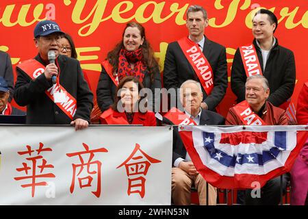 NY, États-Unis. 9 février 2024. Flushing Queens, New York, États-Unis, 10 février 2024 - les politiciens de New York et la gouverneure Kathy Hochul ont participé aujourd'hui à la Flushing Lunar New Year Parade 2024. Photo : Luiz Rampelotto/EuropaNewswire.usage éditorial seulement. Non destiné à UN USAGE commercial ! (Crédit image : © Luiz Rampelotto/ZUMA Press Wire) USAGE ÉDITORIAL SEULEMENT! Non destiné à UN USAGE commercial ! Banque D'Images