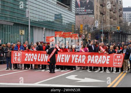 NY, États-Unis. 9 février 2024. Flushing Queens, New York, États-Unis, 10 février 2024 - les politiciens de New York et la gouverneure Kathy Hochul ont participé aujourd'hui à la Flushing Lunar New Year Parade 2024. Photo : Luiz Rampelotto/EuropaNewswire.usage éditorial seulement. Non destiné à UN USAGE commercial ! (Crédit image : © Luiz Rampelotto/ZUMA Press Wire) USAGE ÉDITORIAL SEULEMENT! Non destiné à UN USAGE commercial ! Banque D'Images