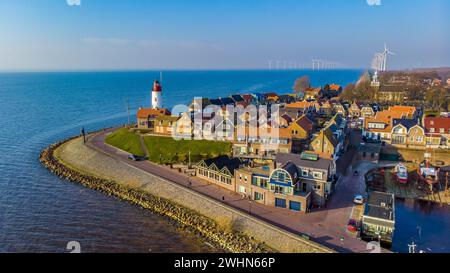 Urk Flevoland pays-Bas coucher de soleil au phare et au port d'Urk Hollande Banque D'Images