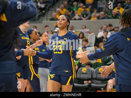 Waco, Texas, États-Unis. 10 février 2024. Les West Virginia Mountaineers gardent Lauren Fields (23 ans) avant le match de basket-ball de la NCAA entre les West Virginia Mountaineers et les Baylor Lady Bears au Foster Pavilion à Waco, au Texas. Matthew Lynch/CSM/Alamy Live News Banque D'Images