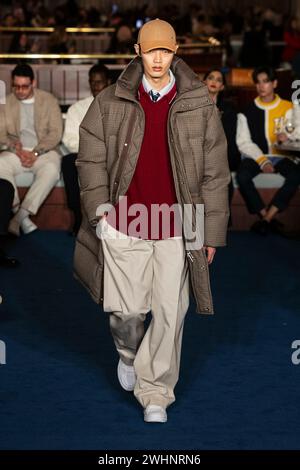 New York, Vereinigte Staaten. 09th Feb, 2024. TOMMY HILFIGER automne/hiver 2024 Runway pendant la Fashion week de New York le 2024 février - New York ; US 09/02/2024 crédit : dpa/Alamy Live News Banque D'Images