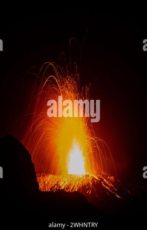 Volcan en éruption sur l'île de Stromboli Banque D'Images