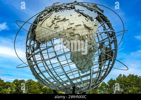 L'unisphere du célèbre Flushing Meadows-Corona Park dans le Queens borough de New York (États-Unis), observant l'Afrique par une journée ensoleillée. Banque D'Images